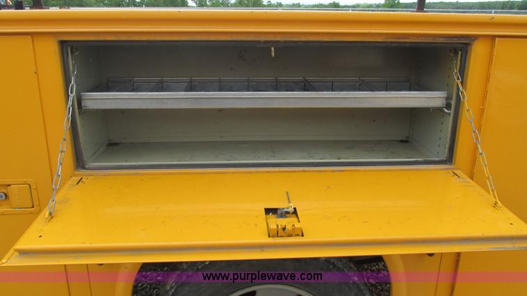 image for item J8514 2008 Ford F350 SuperCab utility truck