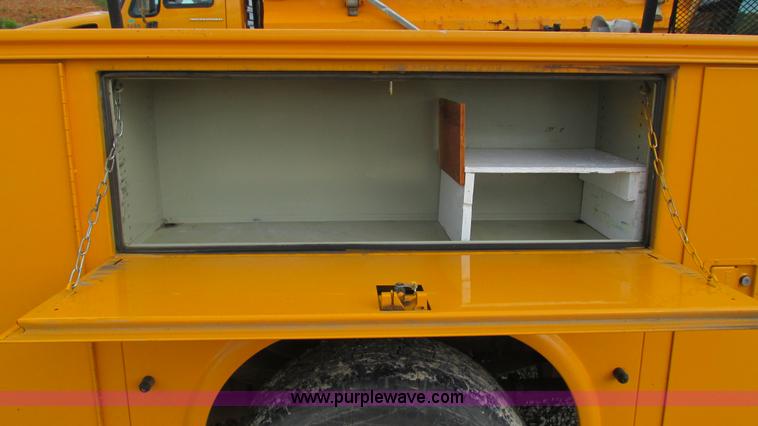 image for item J8514 2008 Ford F350 SuperCab utility truck