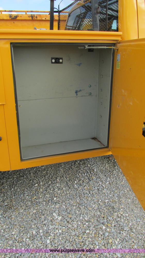 image for item J8514 2008 Ford F350 SuperCab utility truck