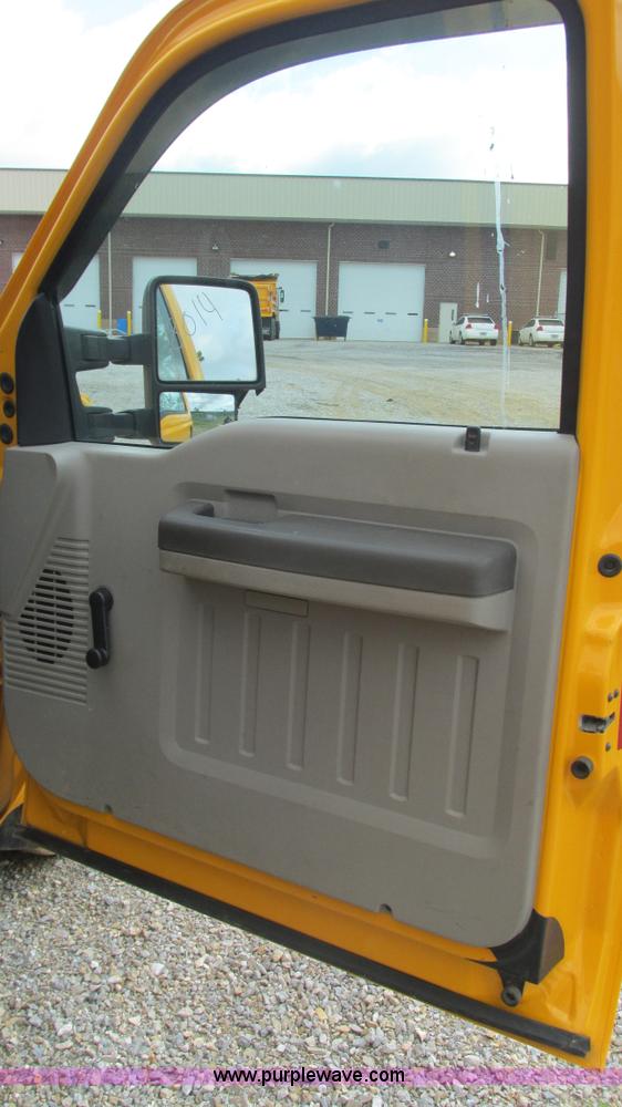 image for item J8514 2008 Ford F350 SuperCab utility truck