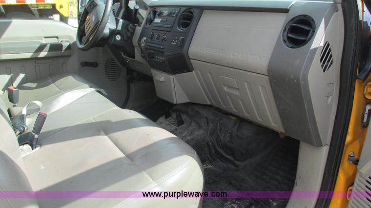 image for item J8514 2008 Ford F350 SuperCab utility truck