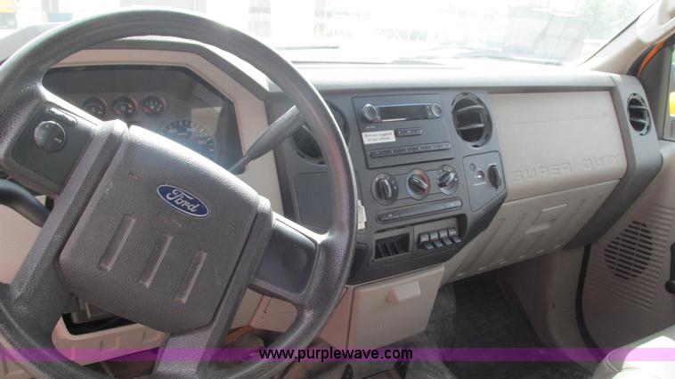 image for item J8514 2008 Ford F350 SuperCab utility truck