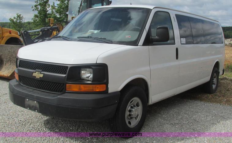 2008 chevrolet express 3500 passenger van