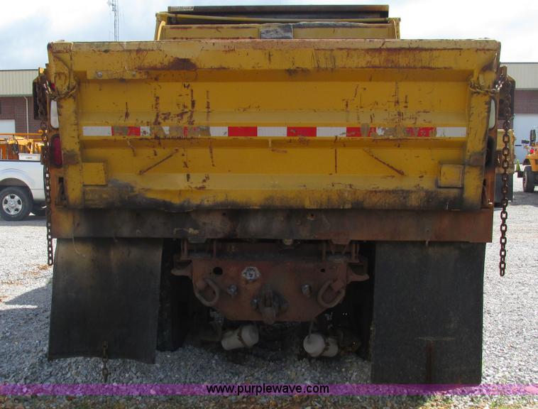 image for item J8516 2002 International 4900 Crew Cab dump truck