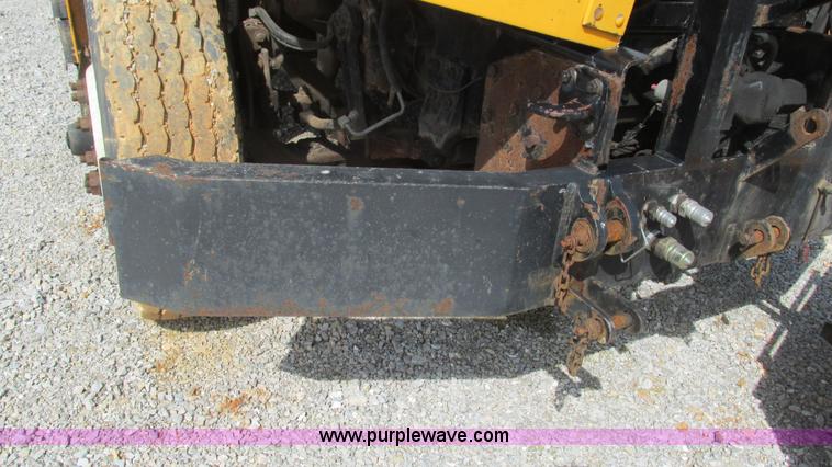 image for item J8516 2002 International 4900 Crew Cab dump truck