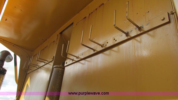 image for item J8516 2002 International 4900 Crew Cab dump truck