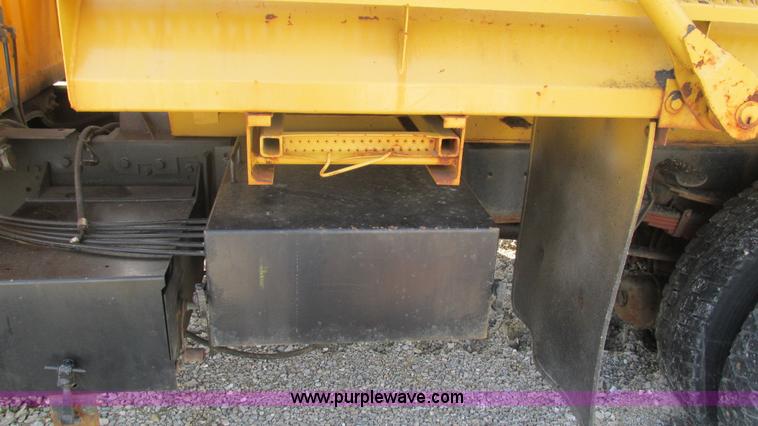 image for item J8516 2002 International 4900 Crew Cab dump truck