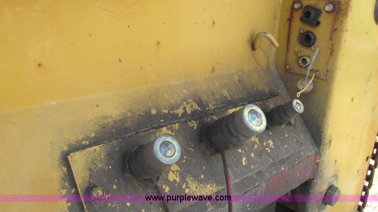 image for item J8516 2002 International 4900 Crew Cab dump truck