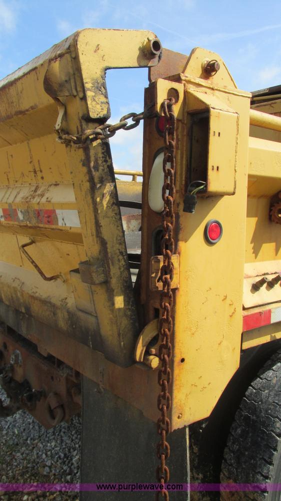 image for item J8516 2002 International 4900 Crew Cab dump truck