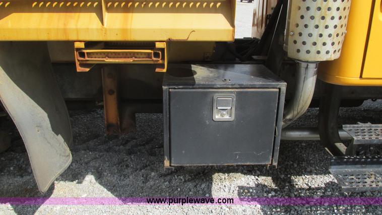 image for item J8516 2002 International 4900 Crew Cab dump truck