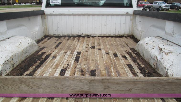 image for item J8517 2001 Dodge Ram 2500 pickup truck