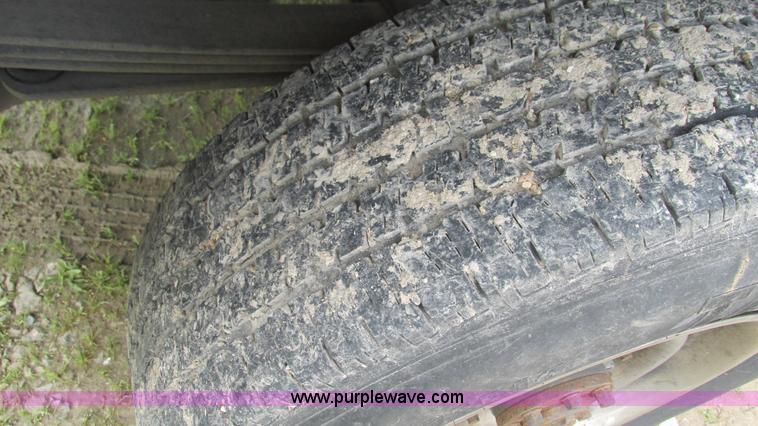 image for item J8517 2001 Dodge Ram 2500 pickup truck