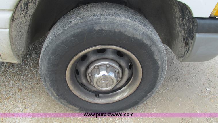 image for item J8517 2001 Dodge Ram 2500 pickup truck