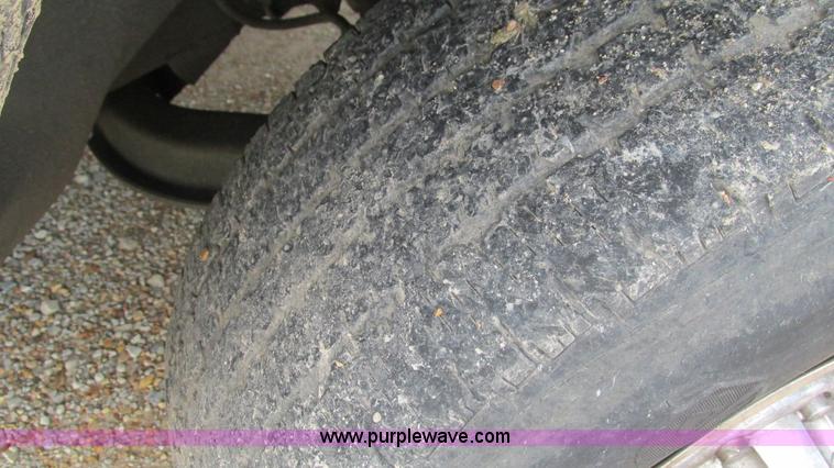 image for item J8517 2001 Dodge Ram 2500 pickup truck