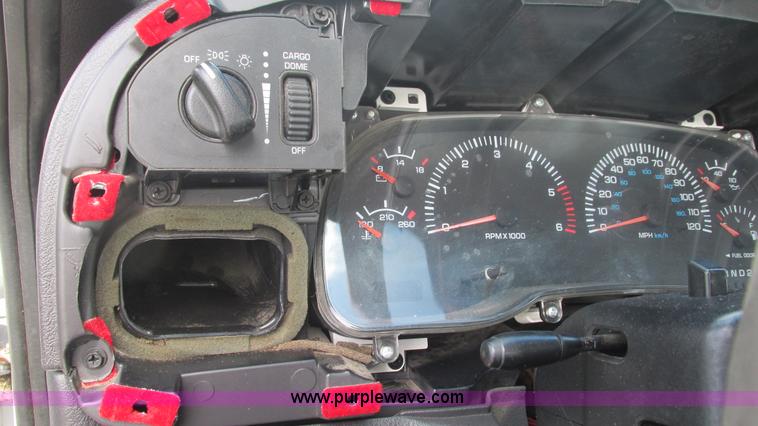 image for item J8517 2001 Dodge Ram 2500 pickup truck