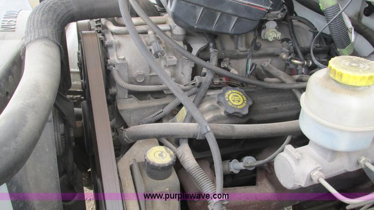 image for item J8517 2001 Dodge Ram 2500 pickup truck