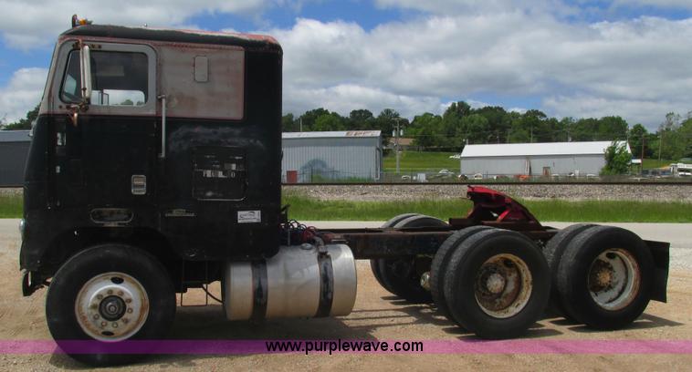 image for item J8520 1978 White Freightliner semi truck