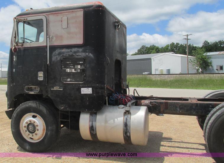 image for item J8520 1978 White Freightliner semi truck