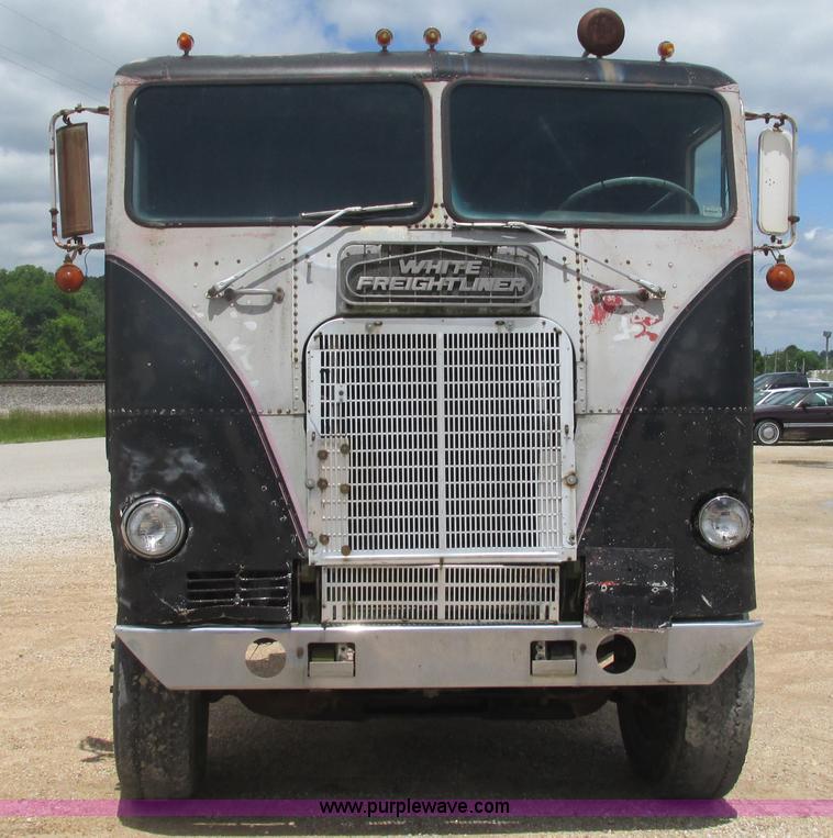 image for item J8520 1978 White Freightliner semi truck