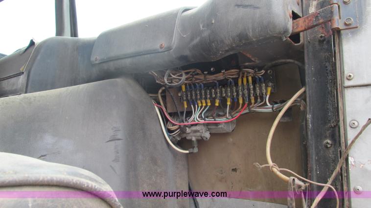 image for item J8520 1978 White Freightliner semi truck