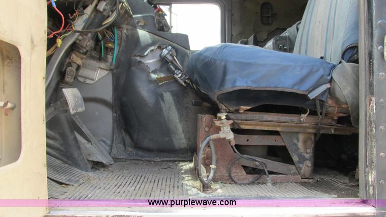 image for item J8520 1978 White Freightliner semi truck