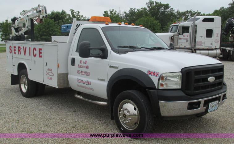 image for item J8529 2006 Ford F550 service truck with crane