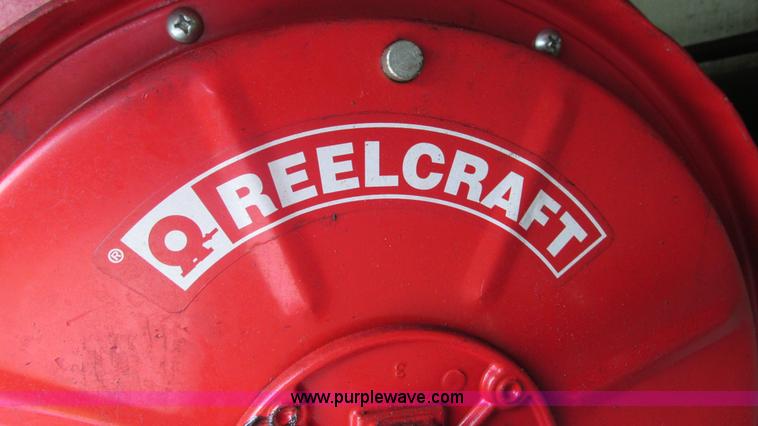 image for item J8529 2006 Ford F550 service truck with crane