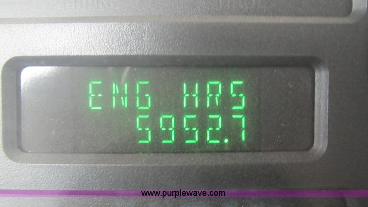 image for item J8529 2006 Ford F550 service truck with crane