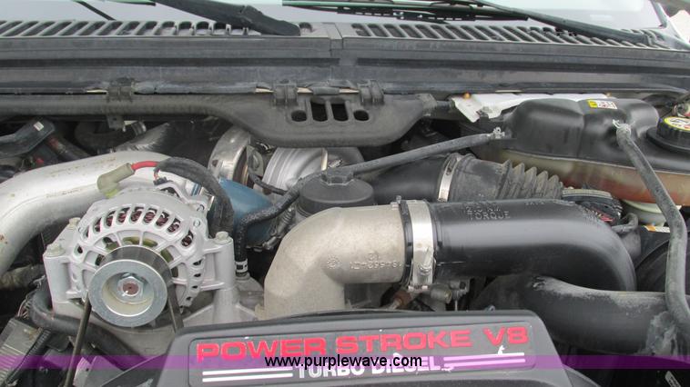 image for item J8529 2006 Ford F550 service truck with crane