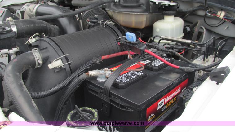 image for item J8529 2006 Ford F550 service truck with crane