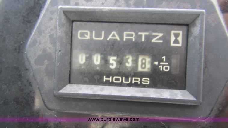 image for item J8529 2006 Ford F550 service truck with crane