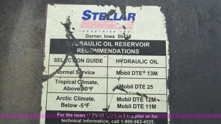 image for item J8529 2006 Ford F550 service truck with crane