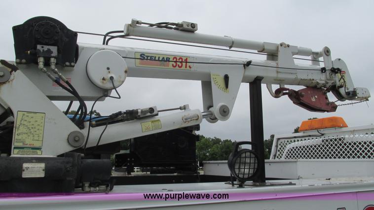 image for item J8529 2006 Ford F550 service truck with crane