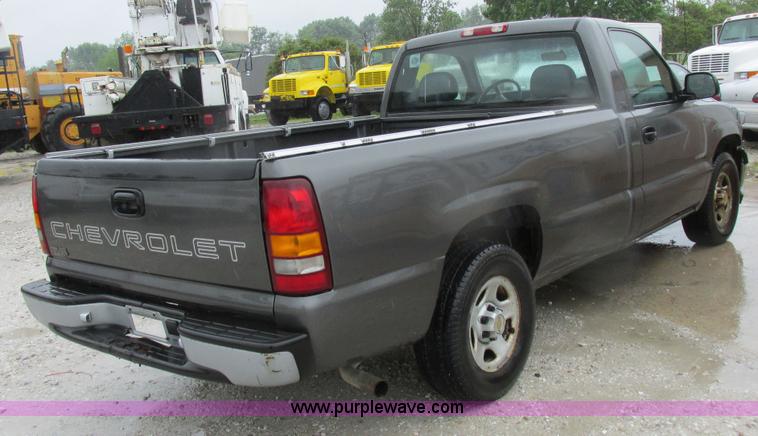 image for item K2144 1999 Chevrolet Silverado 1500 pickup truck