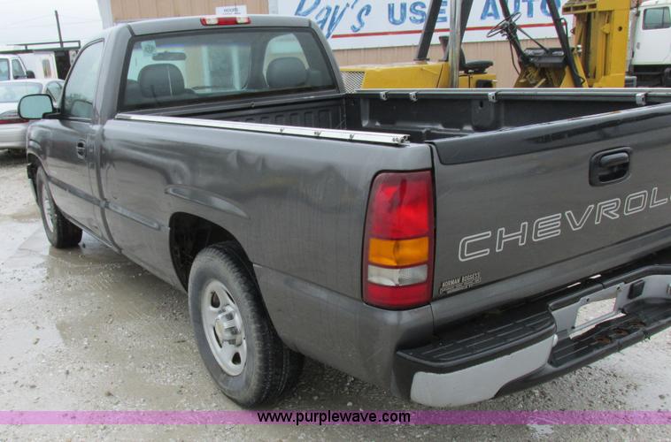 image for item K2144 1999 Chevrolet Silverado 1500 pickup truck