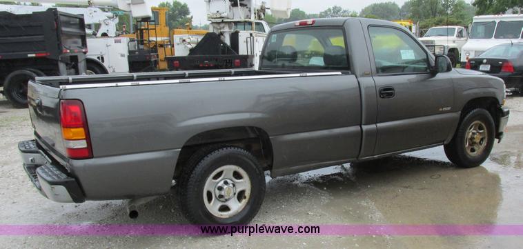 image for item K2144 1999 Chevrolet Silverado 1500 pickup truck