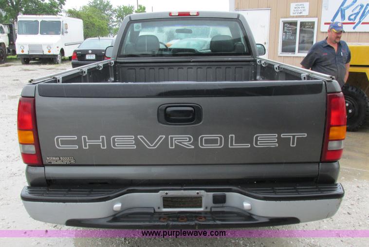 image for item K2144 1999 Chevrolet Silverado 1500 pickup truck