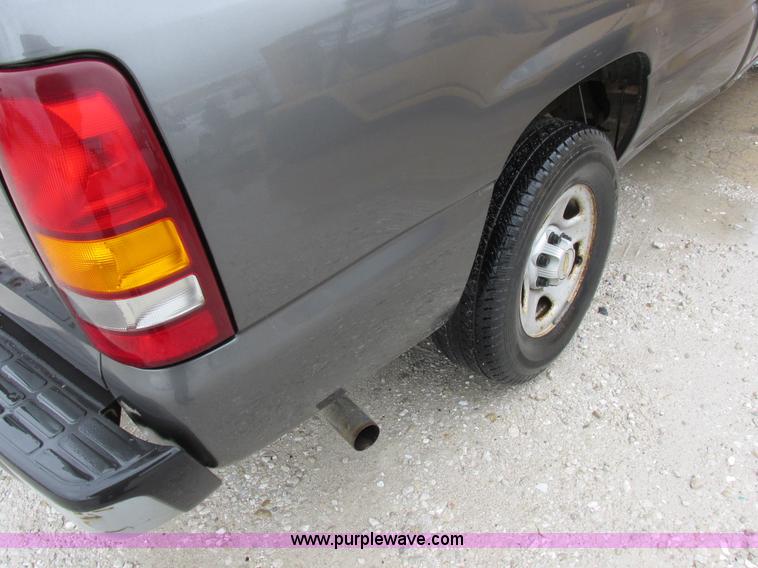 image for item K2144 1999 Chevrolet Silverado 1500 pickup truck