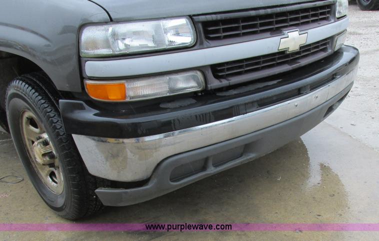image for item K2144 1999 Chevrolet Silverado 1500 pickup truck