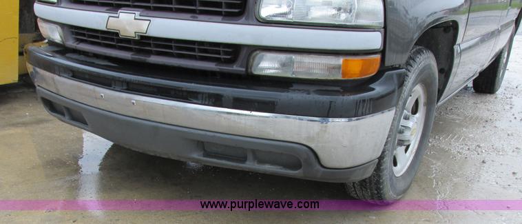 image for item K2144 1999 Chevrolet Silverado 1500 pickup truck