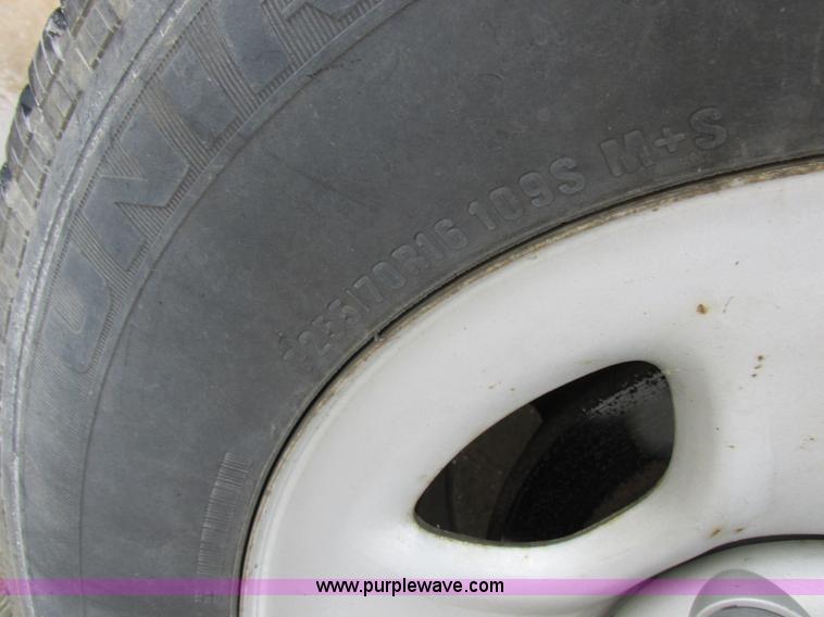 image for item K2144 1999 Chevrolet Silverado 1500 pickup truck