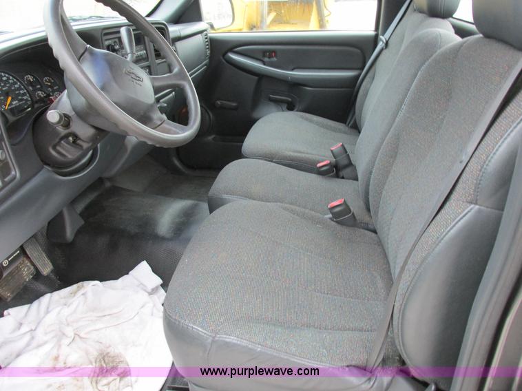 image for item K2144 1999 Chevrolet Silverado 1500 pickup truck