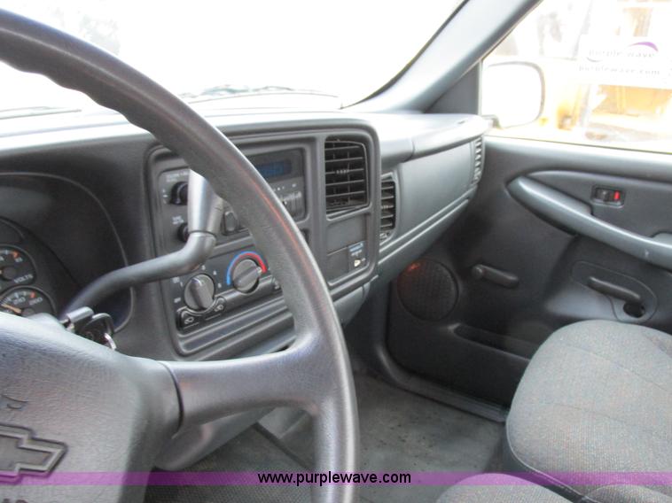 image for item K2144 1999 Chevrolet Silverado 1500 pickup truck