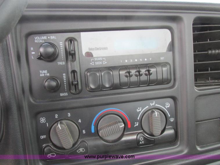 image for item K2144 1999 Chevrolet Silverado 1500 pickup truck