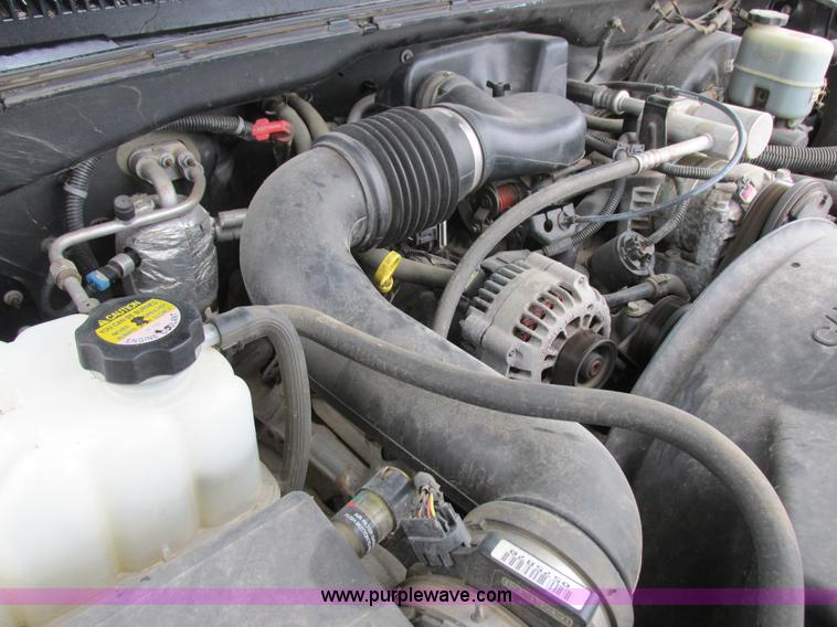 image for item K2144 1999 Chevrolet Silverado 1500 pickup truck