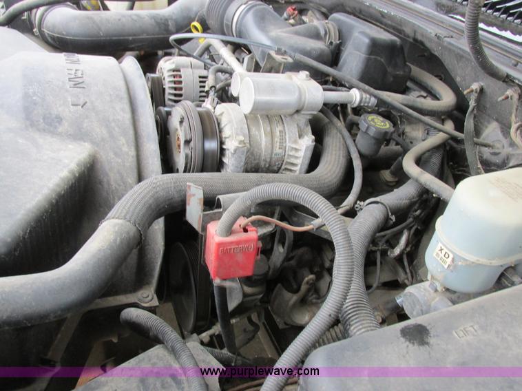 image for item K2144 1999 Chevrolet Silverado 1500 pickup truck