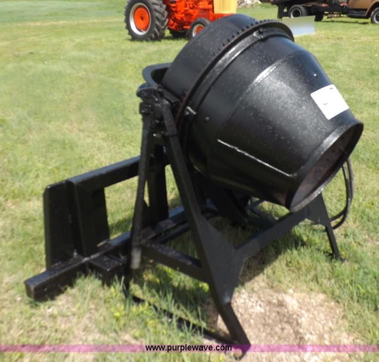 Skid steer concrete mixer attachment in Spearville, KS Item K3946