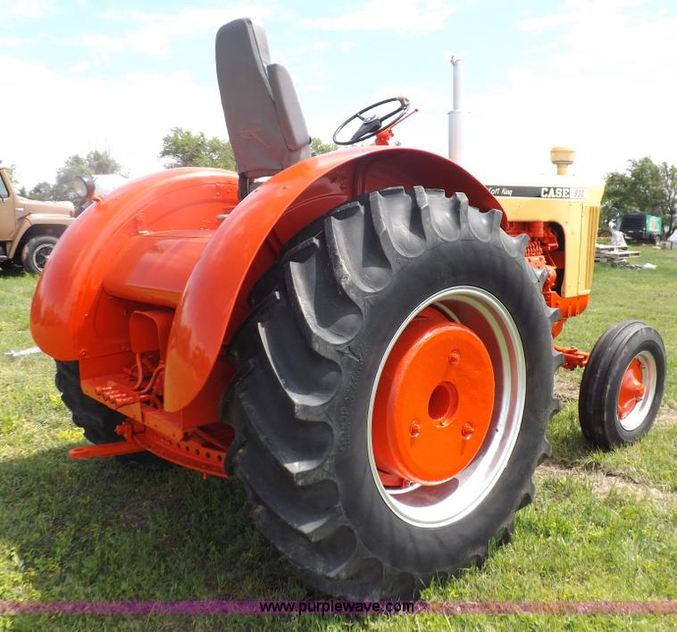 image for item K3947 1964 Case 930 tractor
