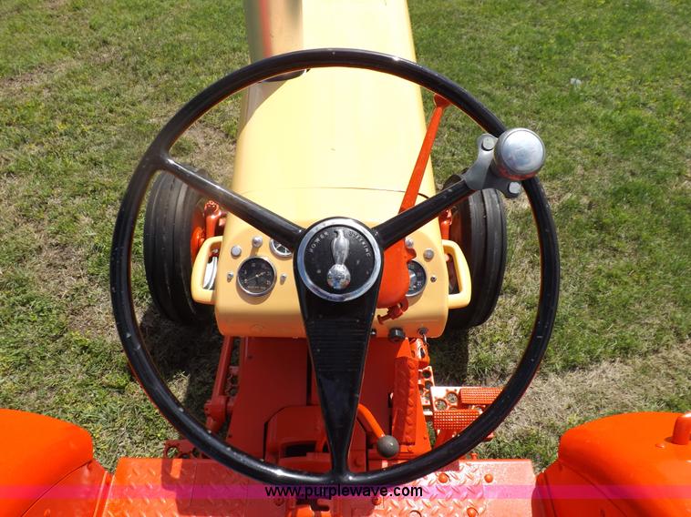 image for item K3947 1964 Case 930 tractor