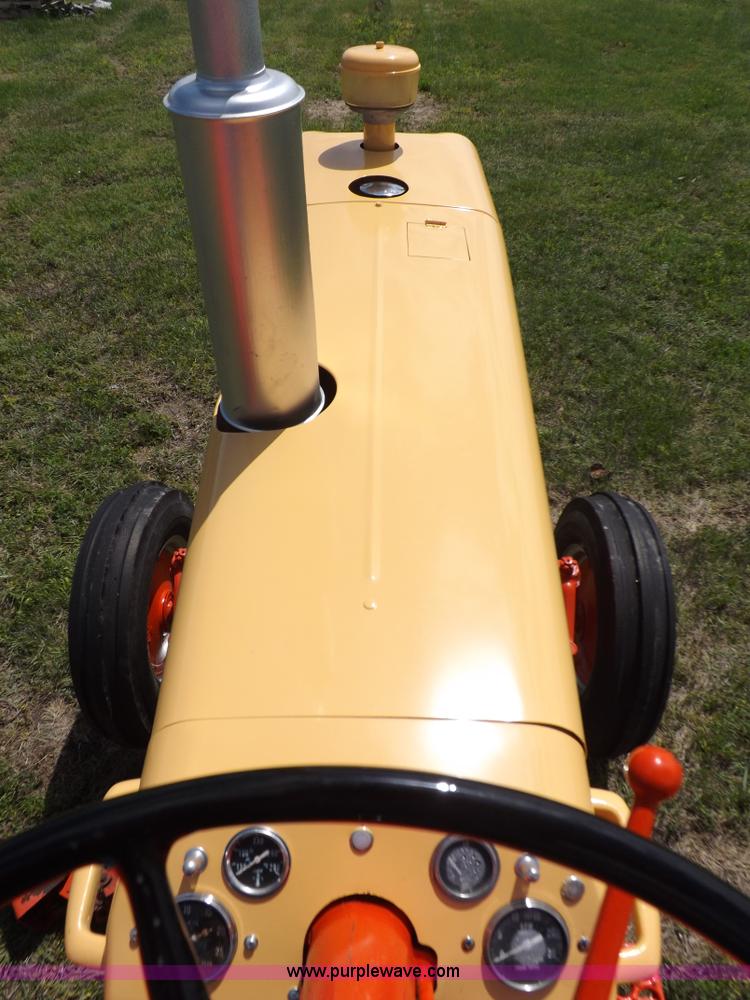 image for item K3947 1964 Case 930 tractor